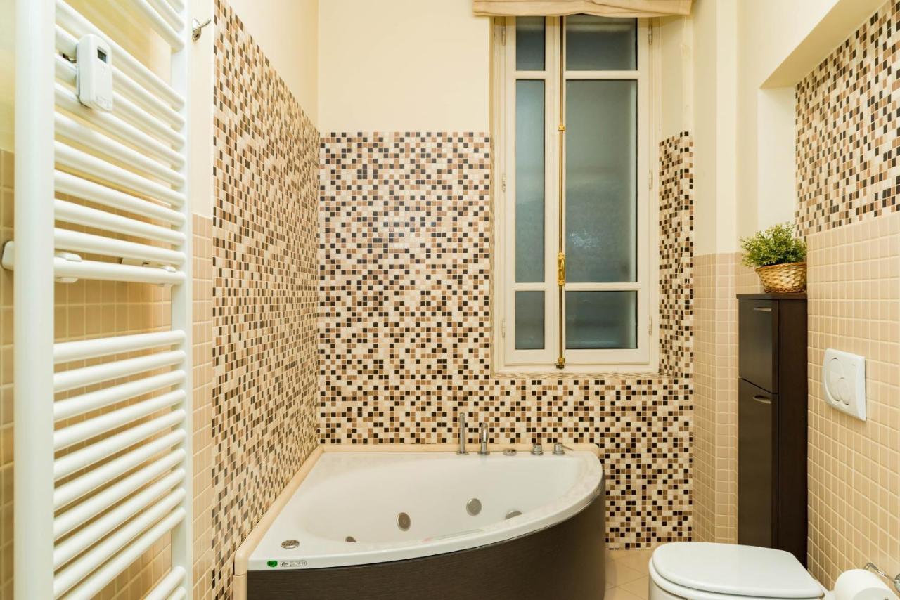 Alessandria Central Apt 10Min Walk Central Station Bagian luar foto
